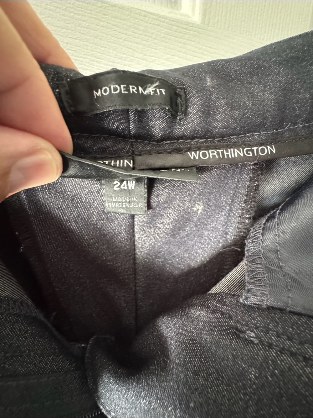 Worthington Dark ModernFit Trousers